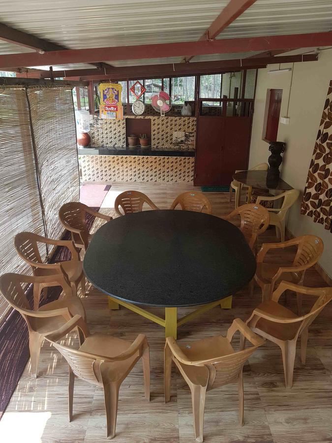Pollāchi Pn Farm House酒店 外观 照片